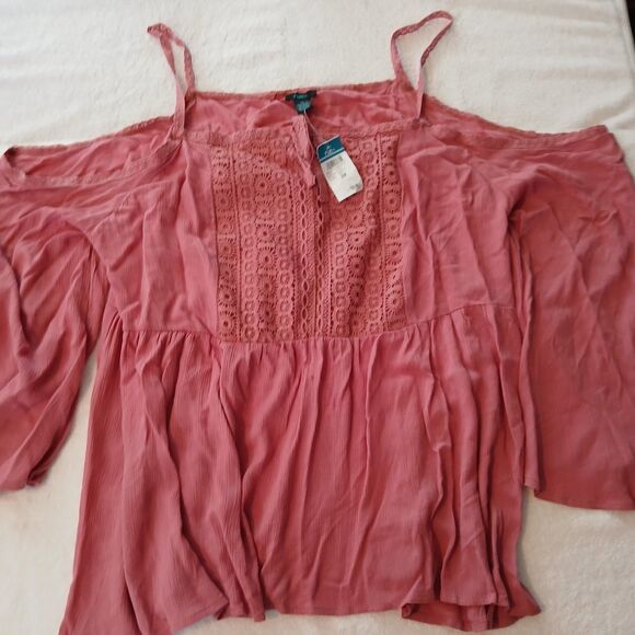 Rue21 Tops - NWT Rue 21 Women 3X Flowy & Cold Shoulder Blouse